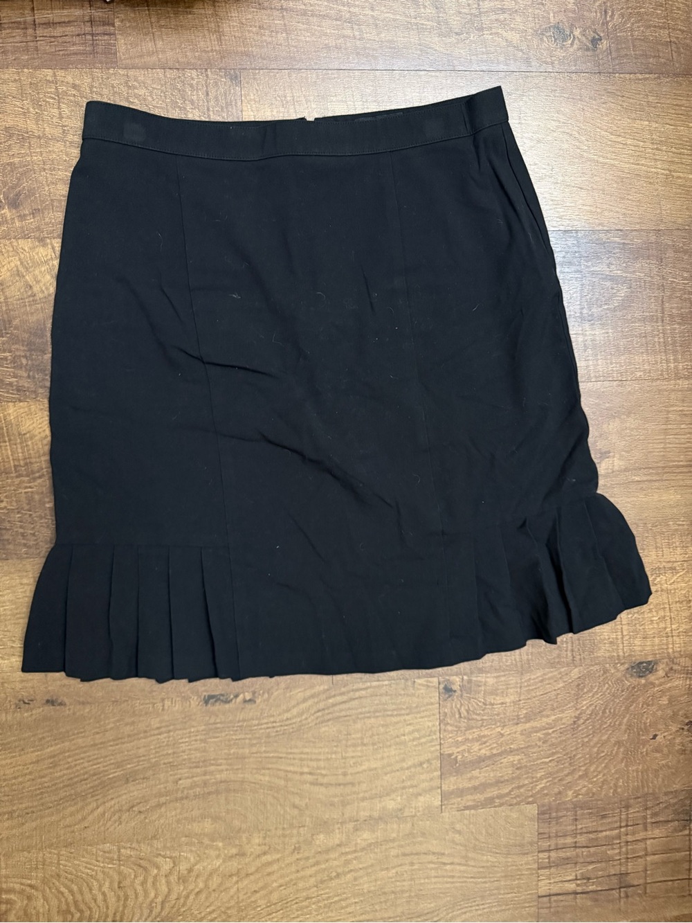 East 5th Black Mini Skirt with Pleated Hem